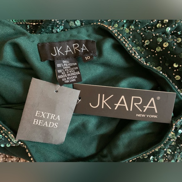 J Kara Women's Petite 3/4 Sleeve V-Neck Beaded Top Long Gown - Picture 7 of 9